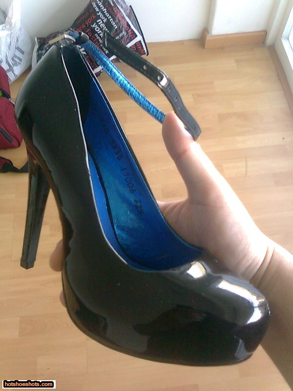 God, these pumps are amazing to see touch, taste and smell... Click to see Myst17’s pic