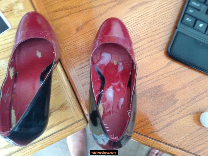 Mrs. Sexycouple was talking dirty until I had to unload in her pumps again Click to see fillinghershoes’s pic